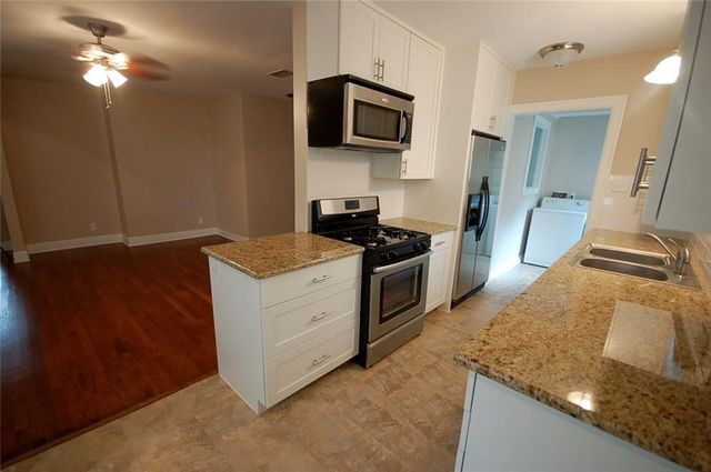 907 E 38th ST A, Austin, TX 78705