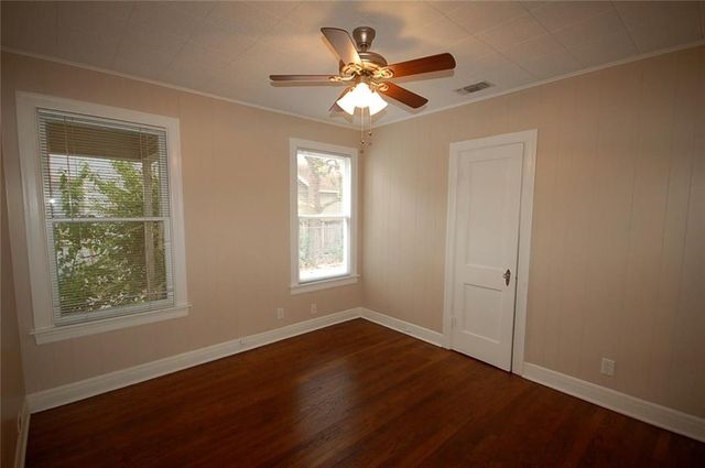 907 E 38th ST A, Austin, TX 78705