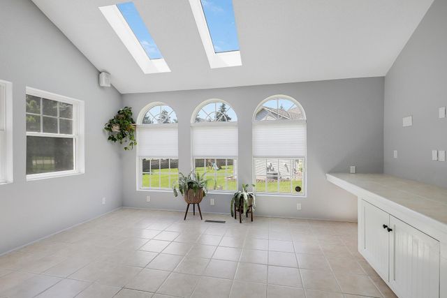 1448 Surrey Alcove, Woodbury, MN 55125