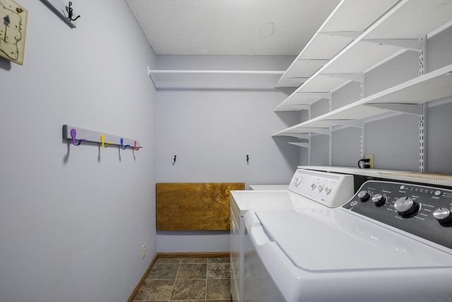 1448 Surrey Alcove, Woodbury, MN 55125