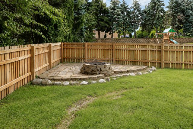 1448 Surrey Alcove, Woodbury, MN 55125