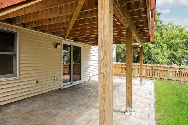 1448 Surrey Alcove, Woodbury, MN 55125