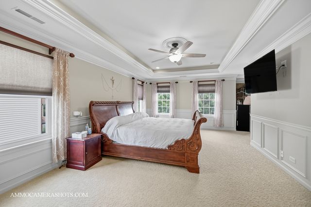 1142 DEERPATH Road, Aurora, IL 60506