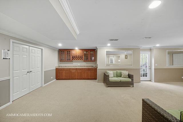 1142 DEERPATH Road, Aurora, IL 60506