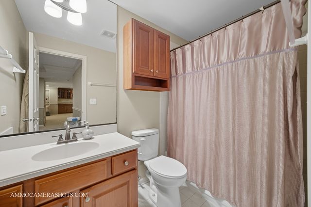 1142 DEERPATH Road, Aurora, IL 60506