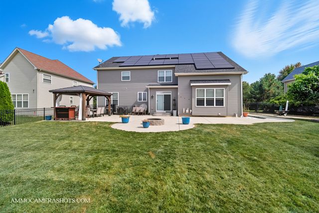 1142 DEERPATH Road, Aurora, IL 60506