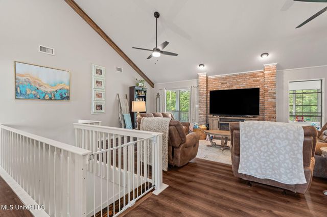 725 Hillcrest Loop, Petal, MS 39465