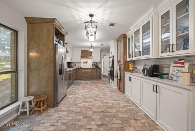 725 Hillcrest Loop, Petal, MS 39465