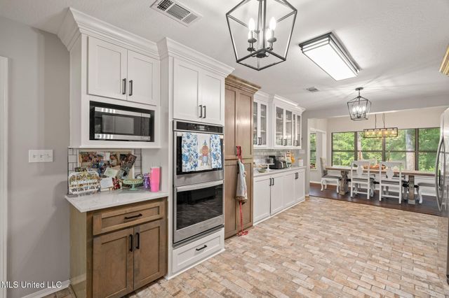 725 Hillcrest Loop, Petal, MS 39465