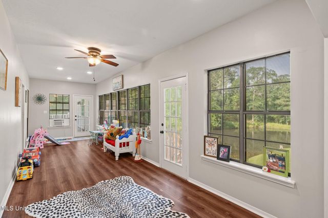 725 Hillcrest Loop, Petal, MS 39465