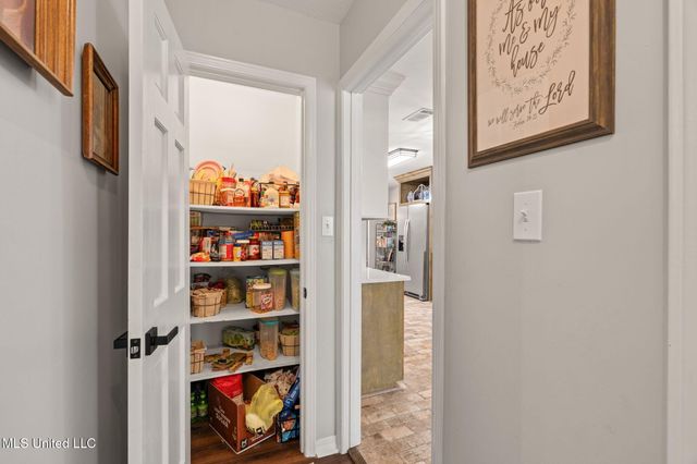 725 Hillcrest Loop, Petal, MS 39465