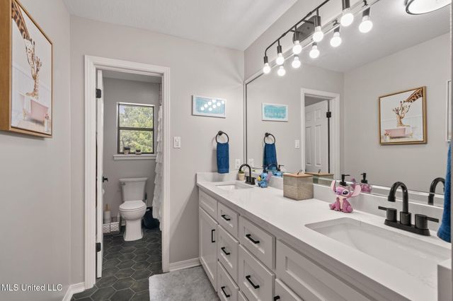 725 Hillcrest Loop, Petal, MS 39465