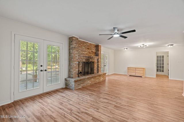 725 Hillcrest Loop, Petal, MS 39465