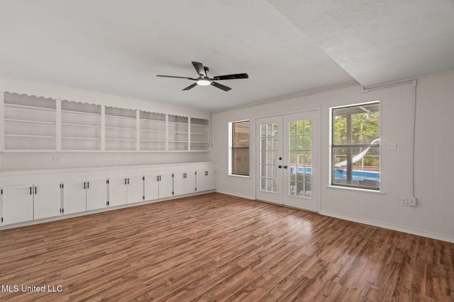 725 Hillcrest Loop, Petal, MS 39465