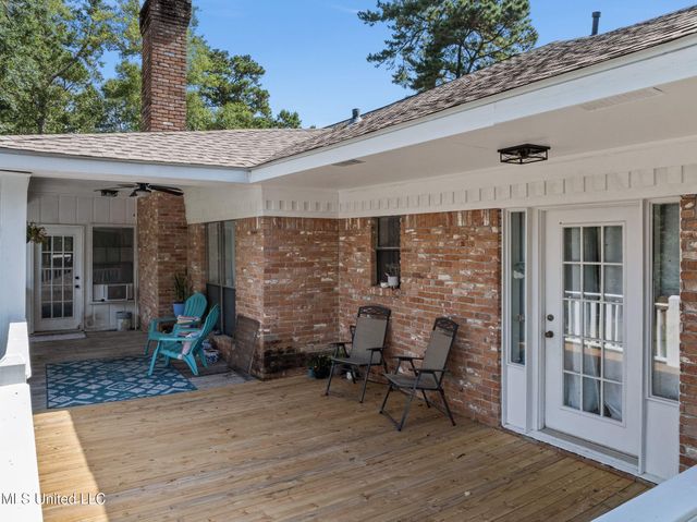 725 Hillcrest Loop, Petal, MS 39465