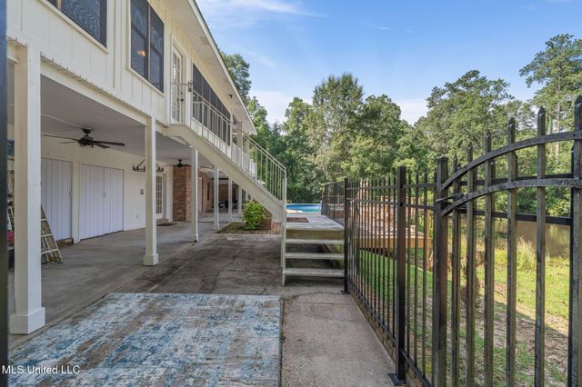 725 Hillcrest Loop, Petal, MS 39465