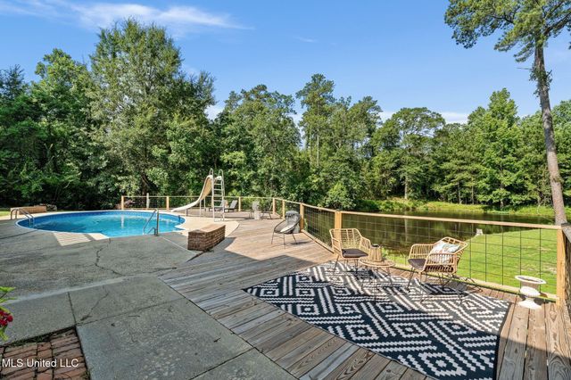 725 Hillcrest Loop, Petal, MS 39465