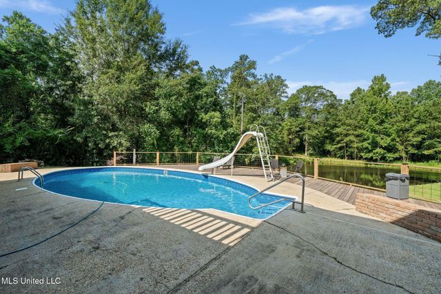 725 Hillcrest Loop, Petal, MS 39465