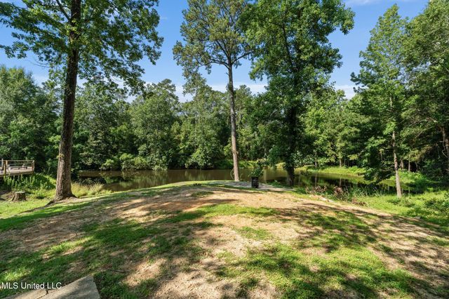 725 Hillcrest Loop, Petal, MS 39465