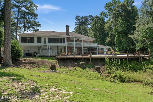 725 Hillcrest Loop, Petal, MS 39465