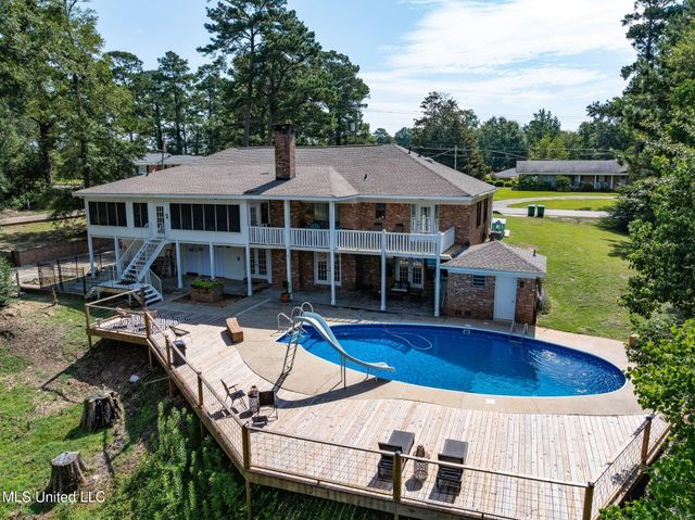 725 Hillcrest Loop, Petal, MS 39465