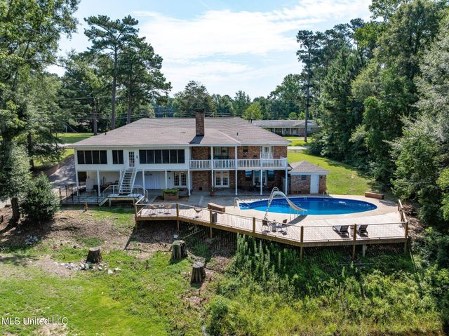 725 Hillcrest Loop, Petal, MS 39465