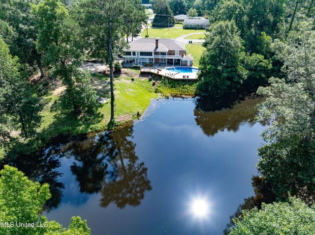 725 Hillcrest Loop, Petal, MS 39465