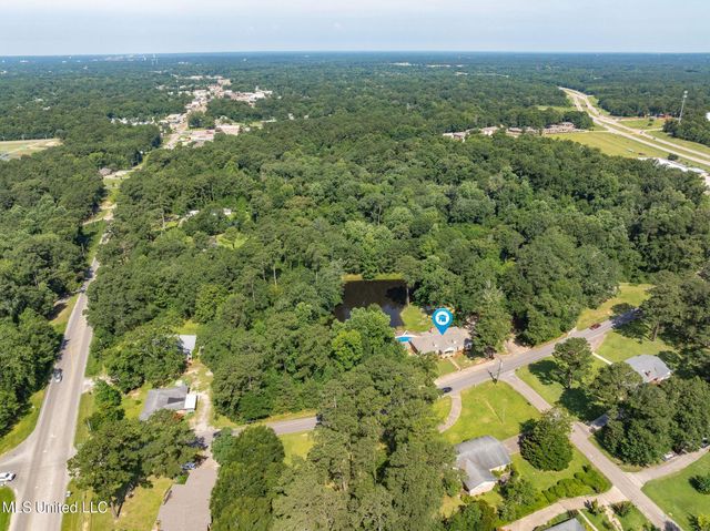 725 Hillcrest Loop, Petal, MS 39465