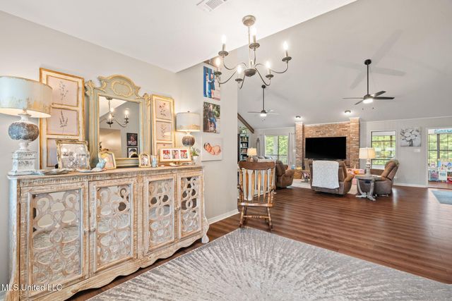 725 Hillcrest Loop, Petal, MS 39465