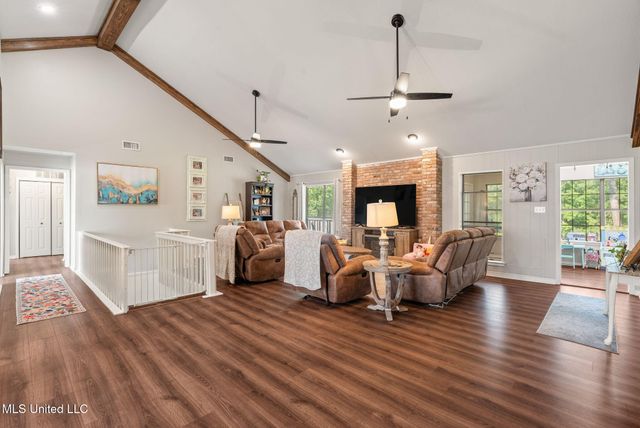 725 Hillcrest Loop, Petal, MS 39465