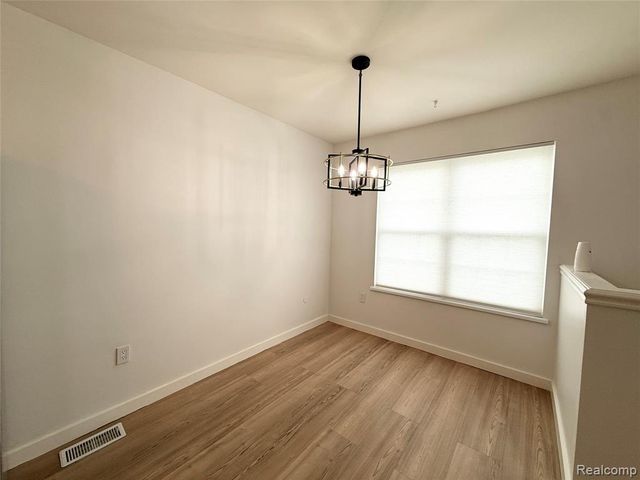 39726 Village Wood Lane, Novi, MI 48375