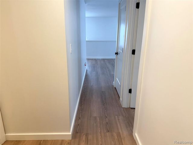 39726 Village Wood Lane, Novi, MI 48375