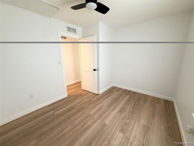 39726 Village Wood Lane, Novi, MI 48375