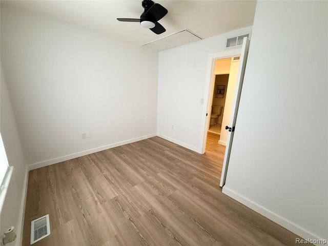 39726 Village Wood Lane, Novi, MI 48375