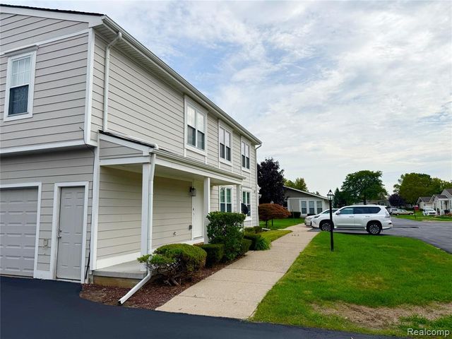 39726 Village Wood Lane, Novi, MI 48375