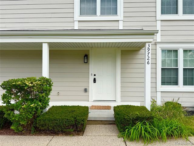 39726 Village Wood Lane, Novi, MI 48375