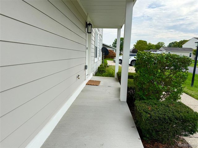 39726 Village Wood Lane, Novi, MI 48375
