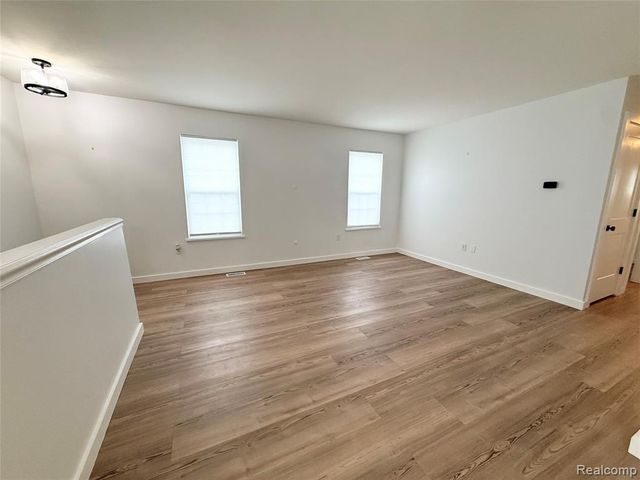 39726 Village Wood Lane, Novi, MI 48375