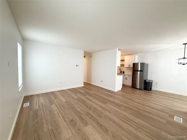 39726 Village Wood Lane, Novi, MI 48375
