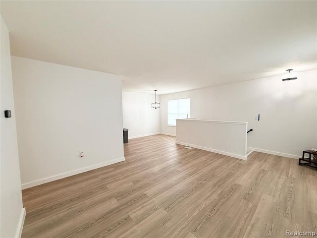 39726 Village Wood Lane, Novi, MI 48375