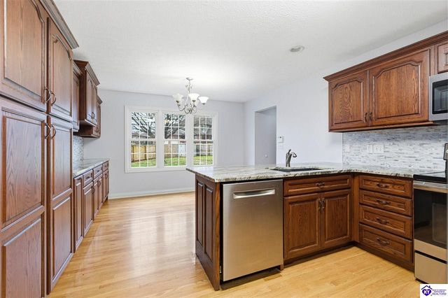 1516 Yorkshire Drive, Elizabethtown, KY 42701