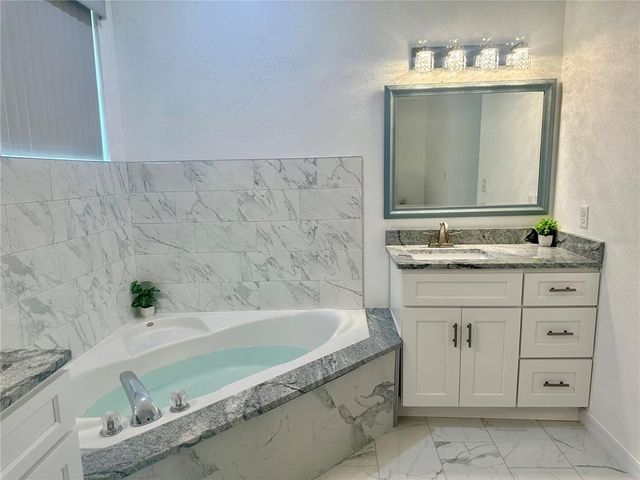 17271 E PEGGY AVE. AVENUE, Mount Dora, FL 32757