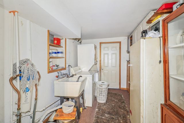 9226 S Harding Avenue, Evergreen Park, IL 60805