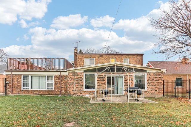 9226 S Harding Avenue, Evergreen Park, IL 60805