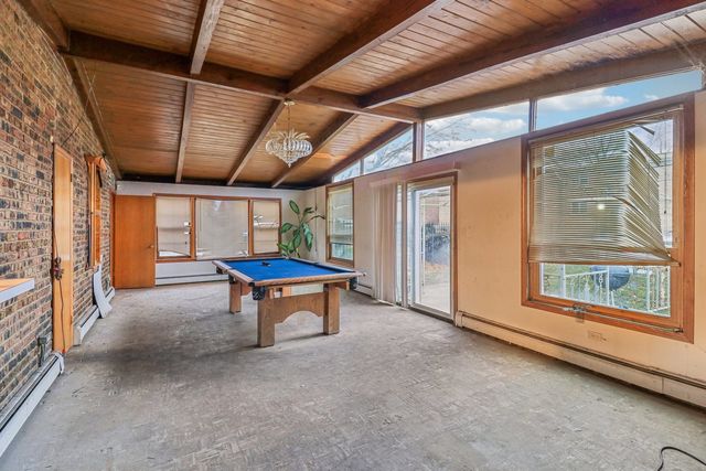 9226 S Harding Avenue, Evergreen Park, IL 60805