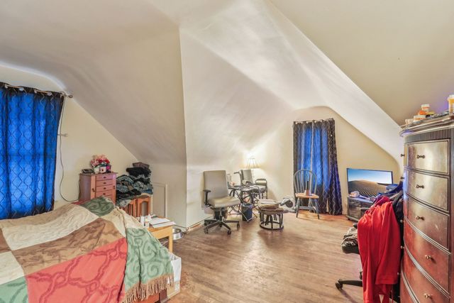 9226 S Harding Avenue, Evergreen Park, IL 60805