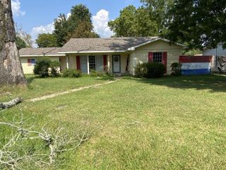 4220 Redwood Drive, Beaumont, TX 77703
