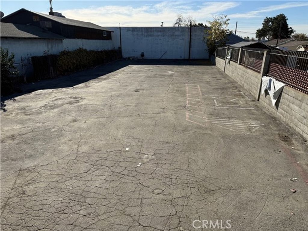 1284 E 3rd, Pomona, CA 91766