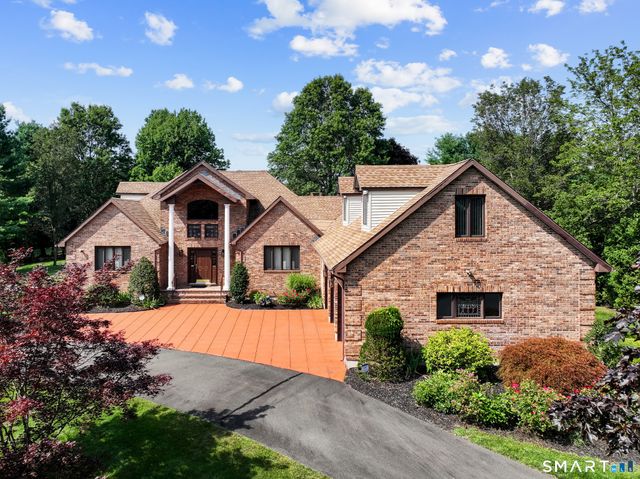 7 Regency Drive, North Haven, CT 06473