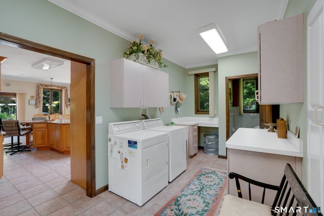 7 Regency Drive, North Haven, CT 06473
